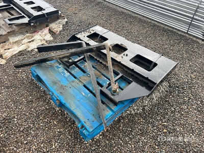 2025 Kit Containers QT-45-FF-42 42 in Skid Steer Forks (Unused)