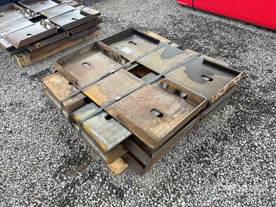 Quantity of (10) 2025 Kit Containers QT-F-BLANK Skid Steer Attachment Mounting Plate (Unused)