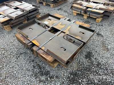 Quantity of (10) 2025 Kit Containers QT-F-BLANK Skid Steer Attachment Mounting Plate (Unused)
