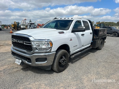 2021 Ram 3500 4x4 Crew Cab Flatbed Truck
