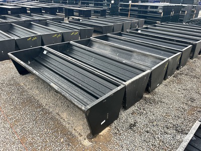 Quantity of (5) 2025 Kit Containers CF-90-V2025 Mélangeur d'aliments pour animaux (Unused)