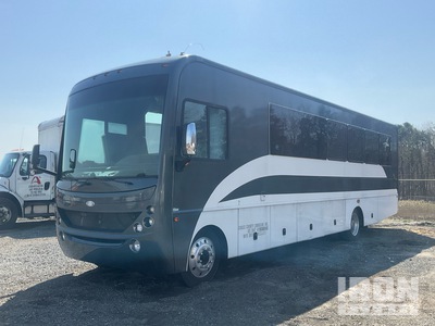 2010 Workhorse 38 Luxury Line 4x2 32-Seat Bus