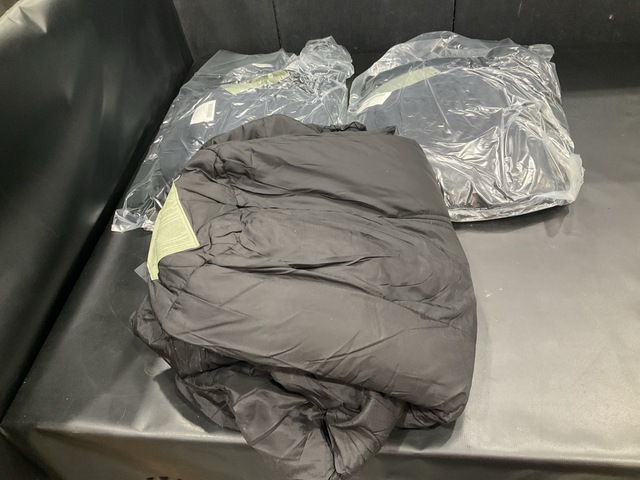 (96) Sleeping Bags