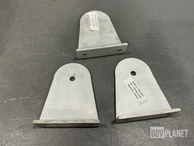 (33) Cecom LR Center 13226E0195 Angle Brackets
