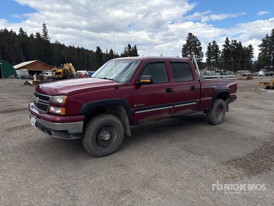 2006 Chevrolet Silverado 1500 LT 4x4 Crew Cab Pickup