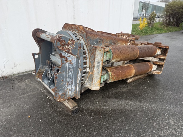2016 Egli XBM 5.4 Q/C Rotating Hydraulic Pulverizer w/ Shear Adaptor