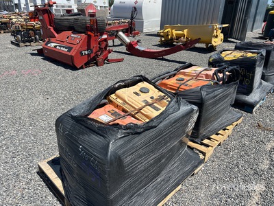 Quantity of (2) Pallets of Dewalt and Generac Groupe électrogène portable  (Inoperable)