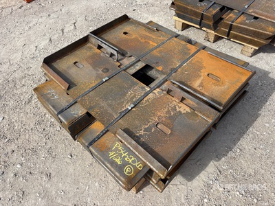 Quantity of (10) 2025 Kit Containers QT-F-BLANK Skid Steer Attachment Mounting Plate (Unused)