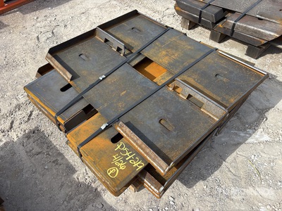 Quantity of (10) 2025 Kit Containers QT-F-BLANK Skid Steer Attachment Mounting Plate (Unused)