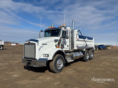 2013 Kenworth T800 6x4 T/A Dump Truck