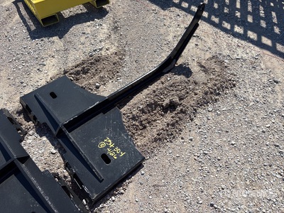 2025 Kit Containers QT-TB-60 60 in ذراع رفع للسكيد ستير (Unused)