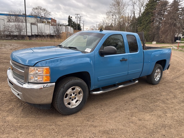 2013 Chevrolet Silverado 1500 4x4 Extended Cab Pickup 2013 Chevrolet Silverado 1500 4x4 Extended Cab Pickup
