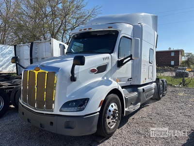 2019 Peterbilt 579 6x4 T/A Sleeper Truck Tractor