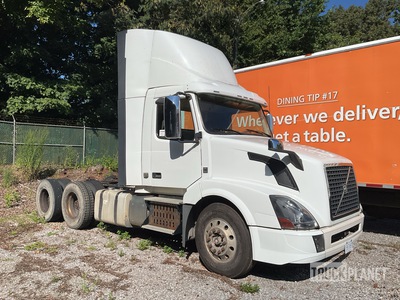 2016 Volvo VNL 6x4 T/A Day Cab Truck Tractor
