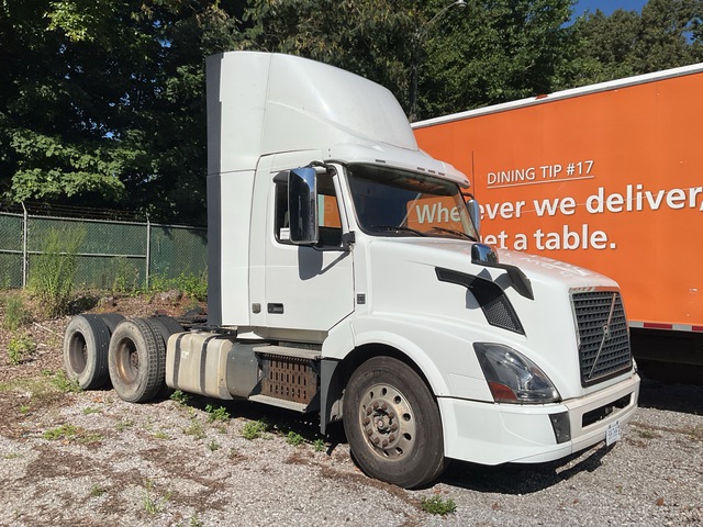 2016 Volvo VNL 6x4 T/A Day Cab Truck Tractor