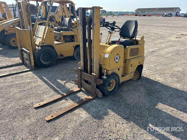 Allis Chalmers FTR20.24PS 2500 lb Cushion Tire Forklift (Inoperable)