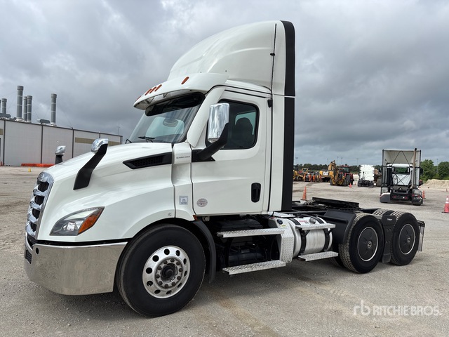 2021 Freightliner Cascadia 116 2021 Freightliner Cascadia 116 6X4 T/A Day Cab Truck Tractor
