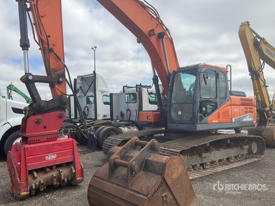 Doosan DX225LC-5 Excavatrice sur chenilles