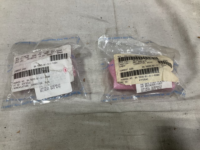 (5) Eaton KYF354C Electrical Plug Connectors