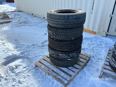 Quantity of (5) Neumáticos