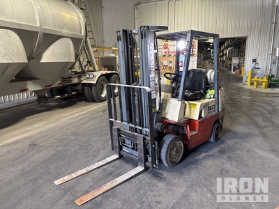 Nissan CPJ02A25PV Cushion Tire Chariot Élévateur