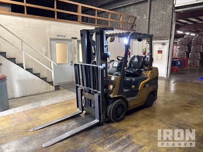 Cat C6000 5750 lb Cushion Tire Chariot Élévateur