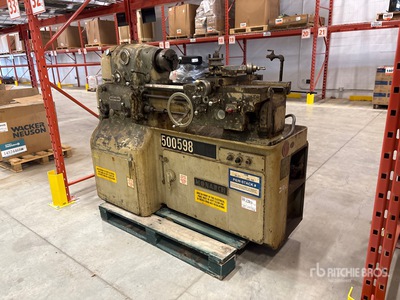 Monarch 10EE 62 in x 36 in (55 in Thick) مخرطة