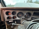 Interior with Feux d'avertissement du moteur