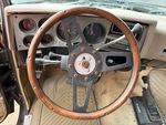 Interior with Commandes d'orientation