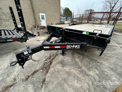 2025 Behnke 21 ft T/A Remolque Portamaquinaria