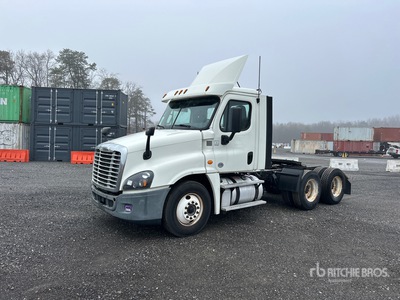 2018 Freightliner Cascadia 125 6x4 Cabeza Tractora Cabina Corta