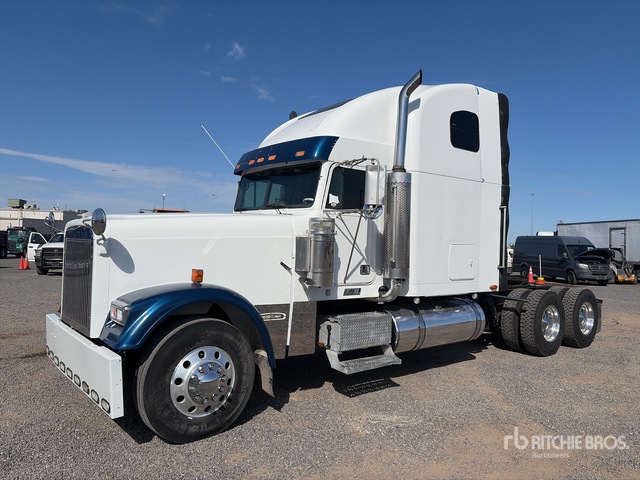 2004 Freightliner FLD 132XL 6x4 T/A Sleeper Truck Tractor