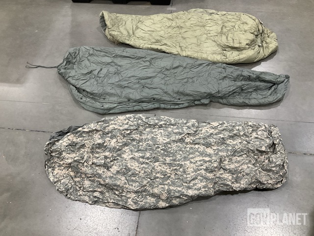 (27) Tennier 8465-MR-445-6274 Modular Sleeping Bag Systems