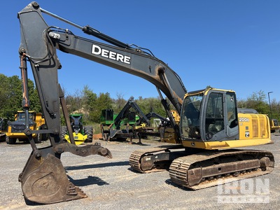 John Deere 200D LC 油圧ショベル