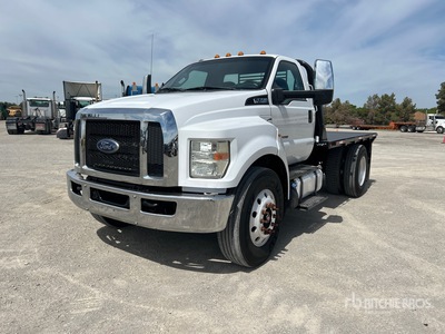 2016 Ford F-750 4x2 Flatbed Truck