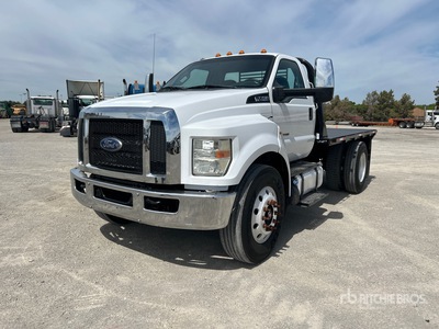 2016 Ford F-750 4x2 Flatbed Truck