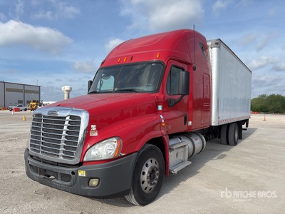 2013 Freightliner Cascadia 113 4x2 Van Truck
