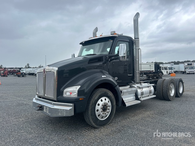 2019 Kenworth T880 6x4 T/A Day Cab Truck Tractor