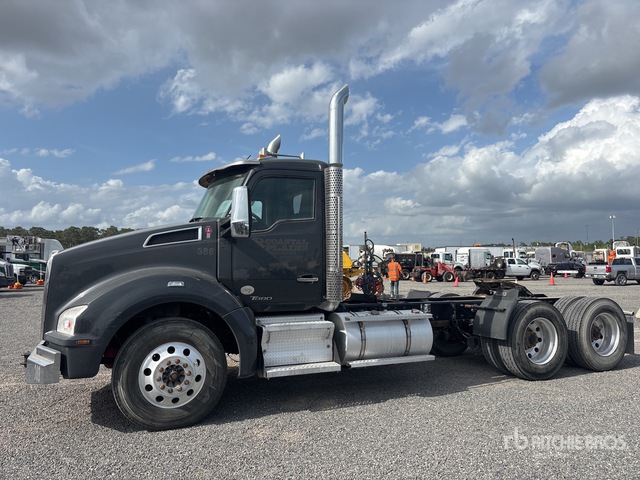 2020 Kenworth T880 6x4 T/A Day Cab Truck Tractor