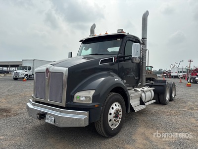 2020 Kenworth T880 6x4 Day Cab Truck Tractor