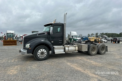 2022 Kenworth T880 6x4 T/A Day Cab Truck Tractor