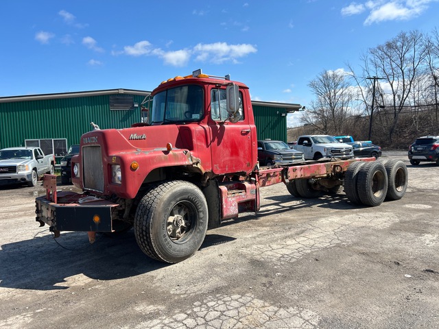 1974 Mack DM685 6x4 Cab and Chassis