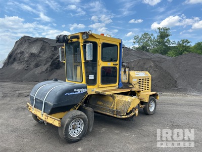 2011 Superior DT80CT Self-Propelled Broom