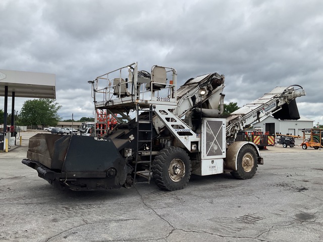 2010 Roadtec MTV1000D Wheel Asphalt Transfer Machine