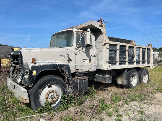 1982 Ford LN9000 6x4 T/A Dump Truck
