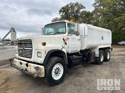1997 Ford LT8000 6x4 Water Truck