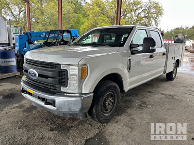 2017 Ford F-250 Crew Cab Pickup