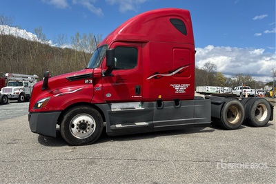 2020 Freightliner Cascadia 126 6x4 Sleeper Truck Tractor