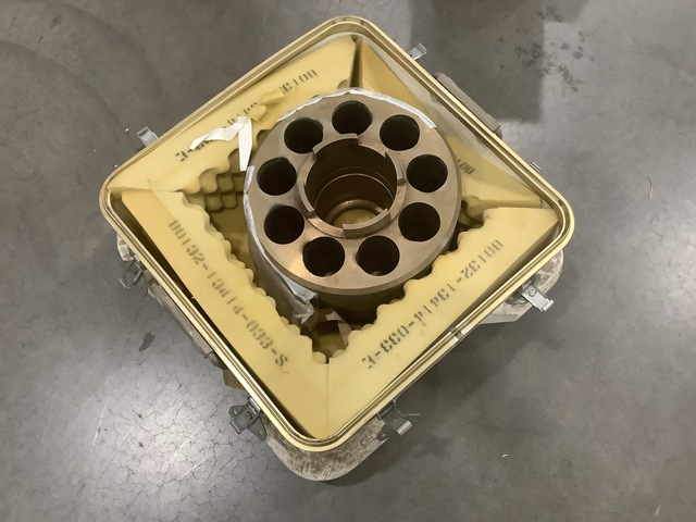 Eaton 157895 Pump Cylinder Block w/Shipping Case