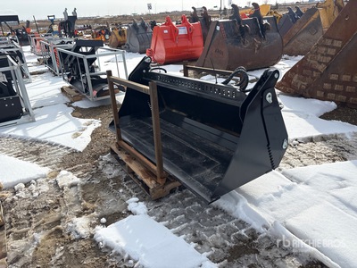 GIYI KH72F 72 in Hydraulic Skid Steer Bucket (Unused)